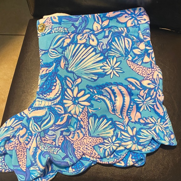 Lilly Pulitzer Blue and Pink Shorts - Picture 6 of 6